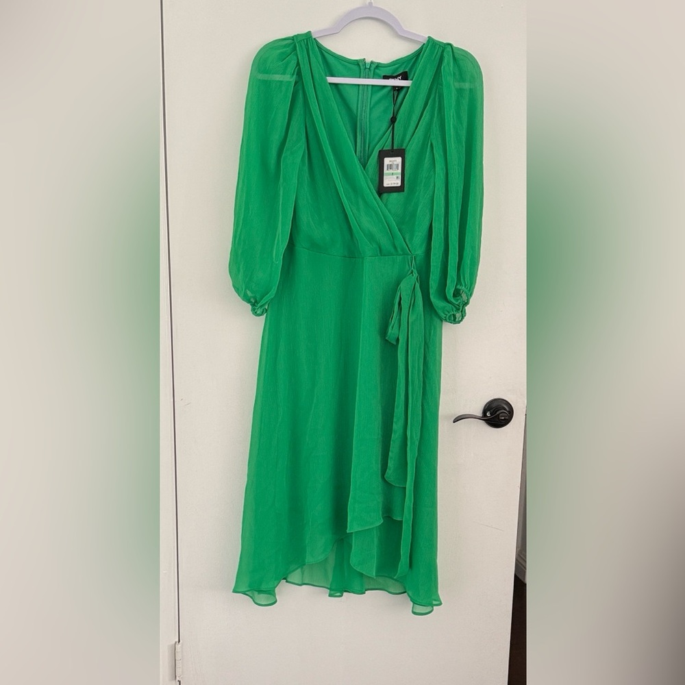 New woman Vibrant Green Long Sleeve Dress Size 8